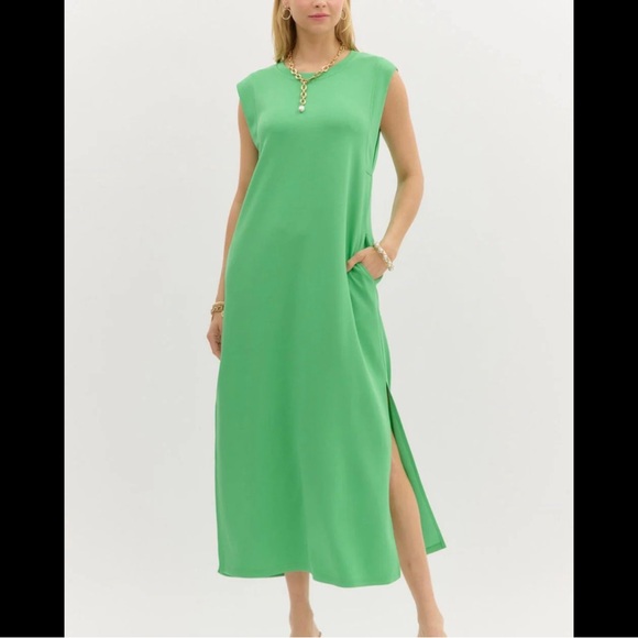Chic NWTs Kelly Green Sleeveless Maxi Dress with Pockets Stretchy Comfy Small - Picture 6 of 8